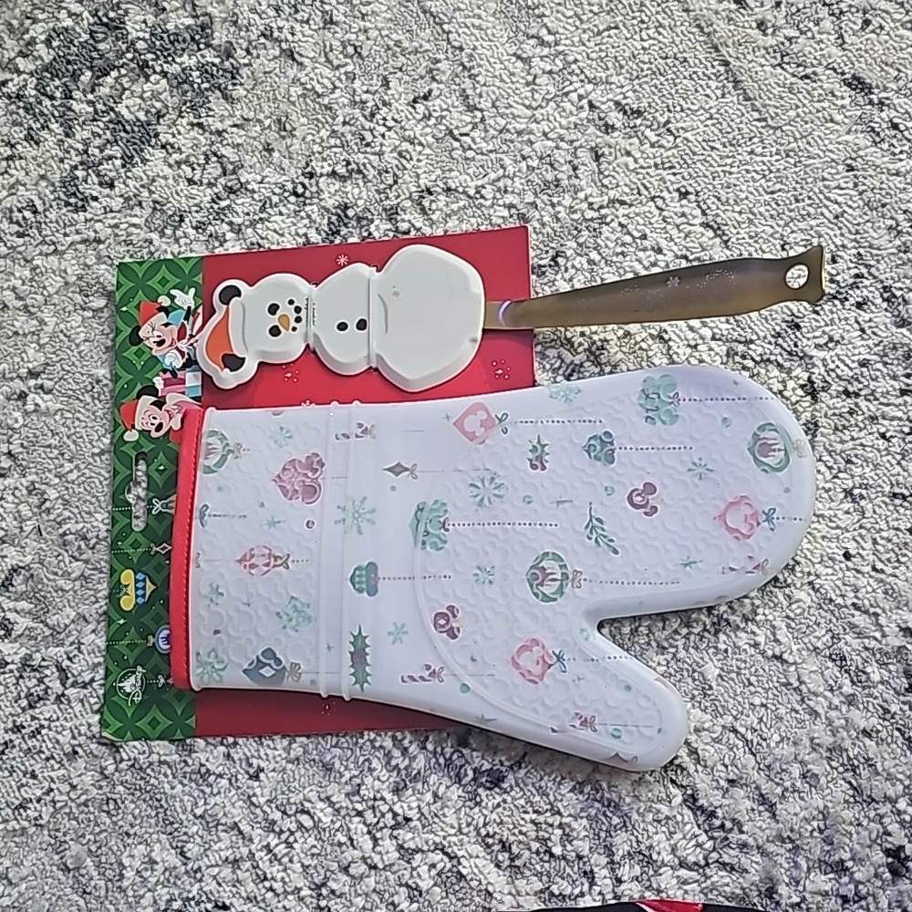 Nwt Disney Parks Christmas Oven Mitt and Spatula